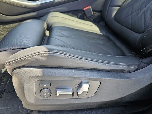 Used 2023 BMW X5 xDrive40i w/ Premium Package image 29