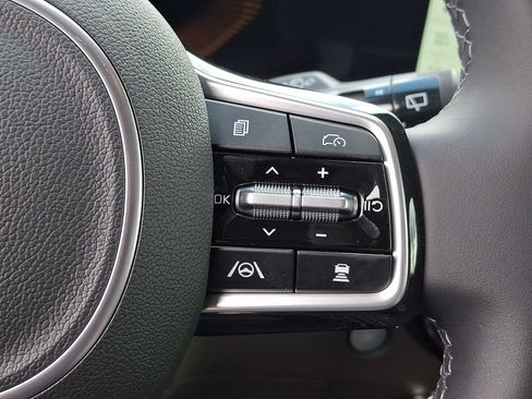 New 2026 Kia Carnival EX FWD image 21