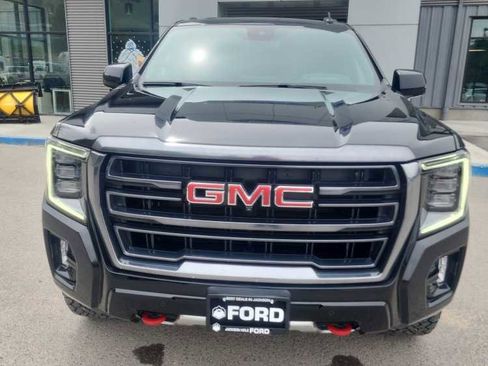 Used 2024 GMC Yukon AT4 w/ Technology Package AWD/4WD image 23