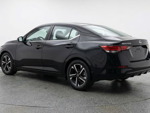 Used 2025 Nissan Sentra SV image 6