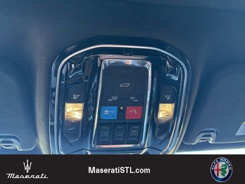 Used 2022 Jeep Grand Wagoneer Series III image 15