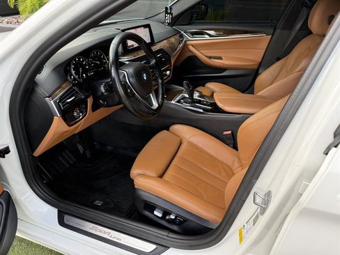 Used 2019 BMW 540i w/ Convenience Package RWD image 9