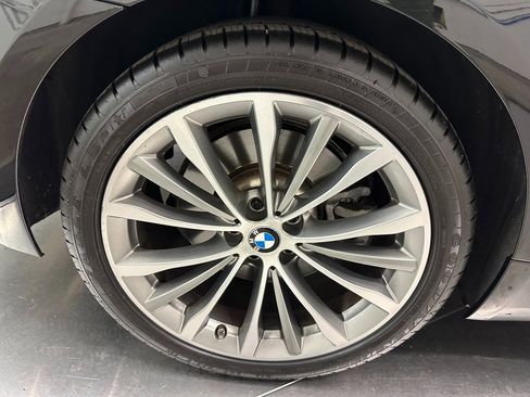 Used 2023 BMW 540i xDrive w/ Premium Package image 39