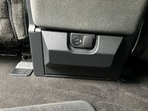 Certified 2021 Ford F150 XLT w/ Equipment Group 302A High image 17