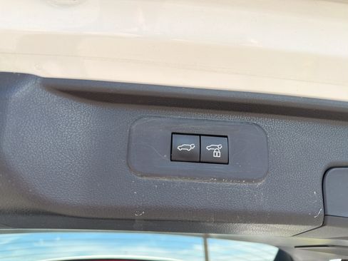 Used 2024 Toyota Grand Highlander AWD image 27