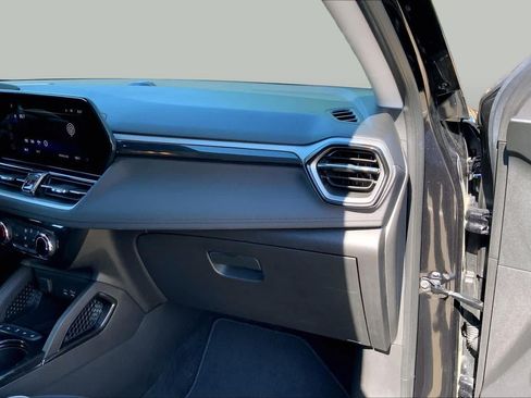 Used 2025 Chevrolet TrailBlazer LT FWD image 18