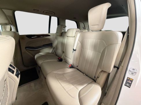 Used 2014 Mercedes-Benz GL 450 4MATIC image 24