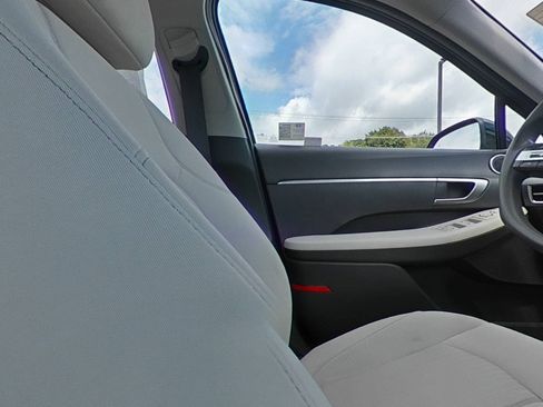 Used 2025 Hyundai Sonata SE FWD image 32