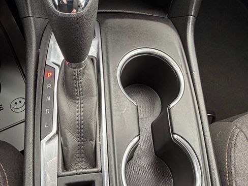 Used 2021 Chevrolet Equinox LT image 26