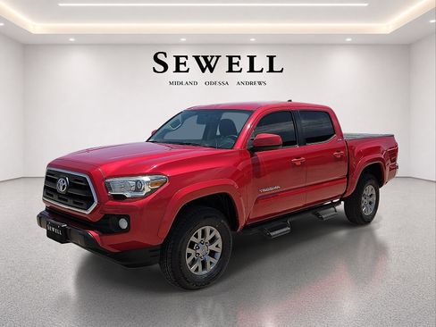 Used 2017 Toyota Tacoma SR5 w/ Tow Package RWD image 1