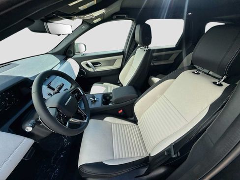 New 2026 Land Rover Discovery Sport Landmark AWD/4WD image 13