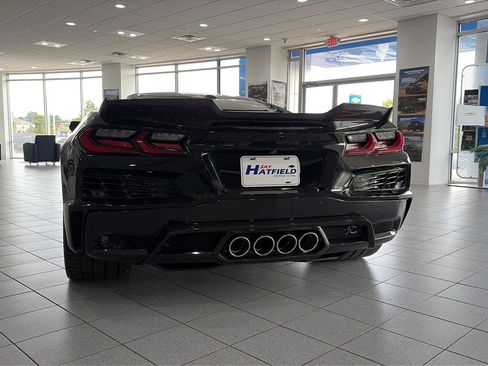 Used 2025 Chevrolet Corvette Z06 RWD image 5