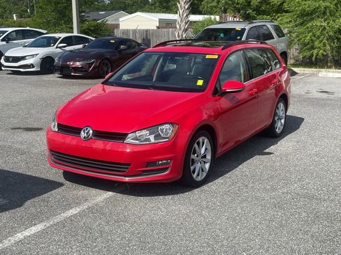 Used 2016 Volkswagen Golf SE FWD image 1