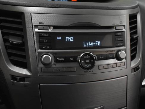 Used 2011 Subaru Outback 2.5i Premium w/ All-Weather Pkg AWD/4WD image 22
