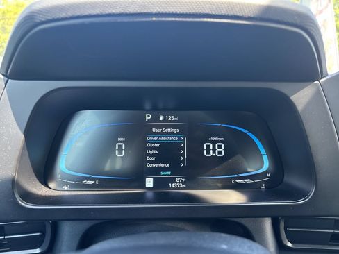 Used 2025 Hyundai Elantra Sport FWD image 9