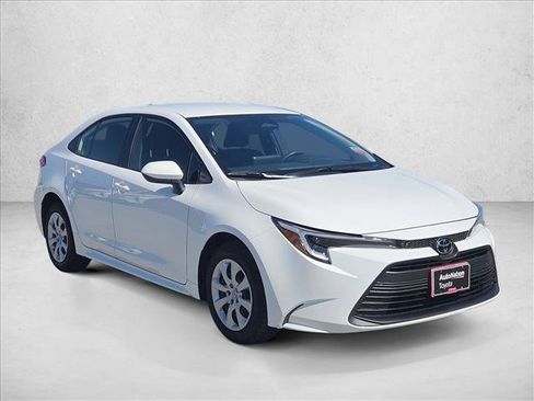 Certified 2026 Toyota Corolla LE FWD image 3