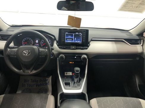 Used 2021 Toyota RAV4 XLE image 14