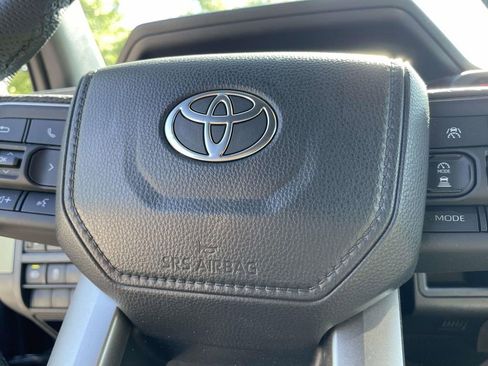 Used 2025 Toyota Tacoma TRD Off-Road AWD/4WD image 27