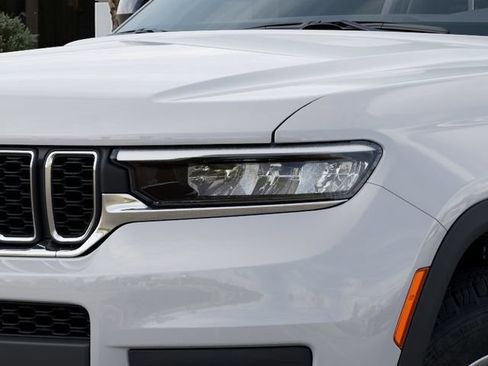 New 2026 Jeep Grand Cherokee L 2WD image 10