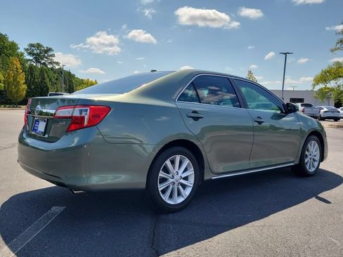 Used 2014 Toyota Camry XLE w/ Leather Package FWD image 4