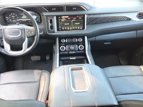 Used 2024 GMC Yukon XL Denali w/ Advanced Technology Package image 14