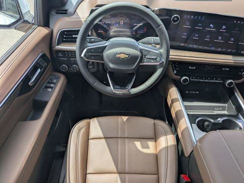 New 2026 Chevrolet Suburban High Country RWD image 19