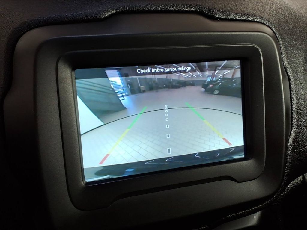 Used 2020 Jeep Renegade Latitude w/ Cold Weather Group AWD/4WD image 25