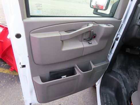 New 2026 Chevrolet Express 3500 w/ Power Convenience Package RWD image 17