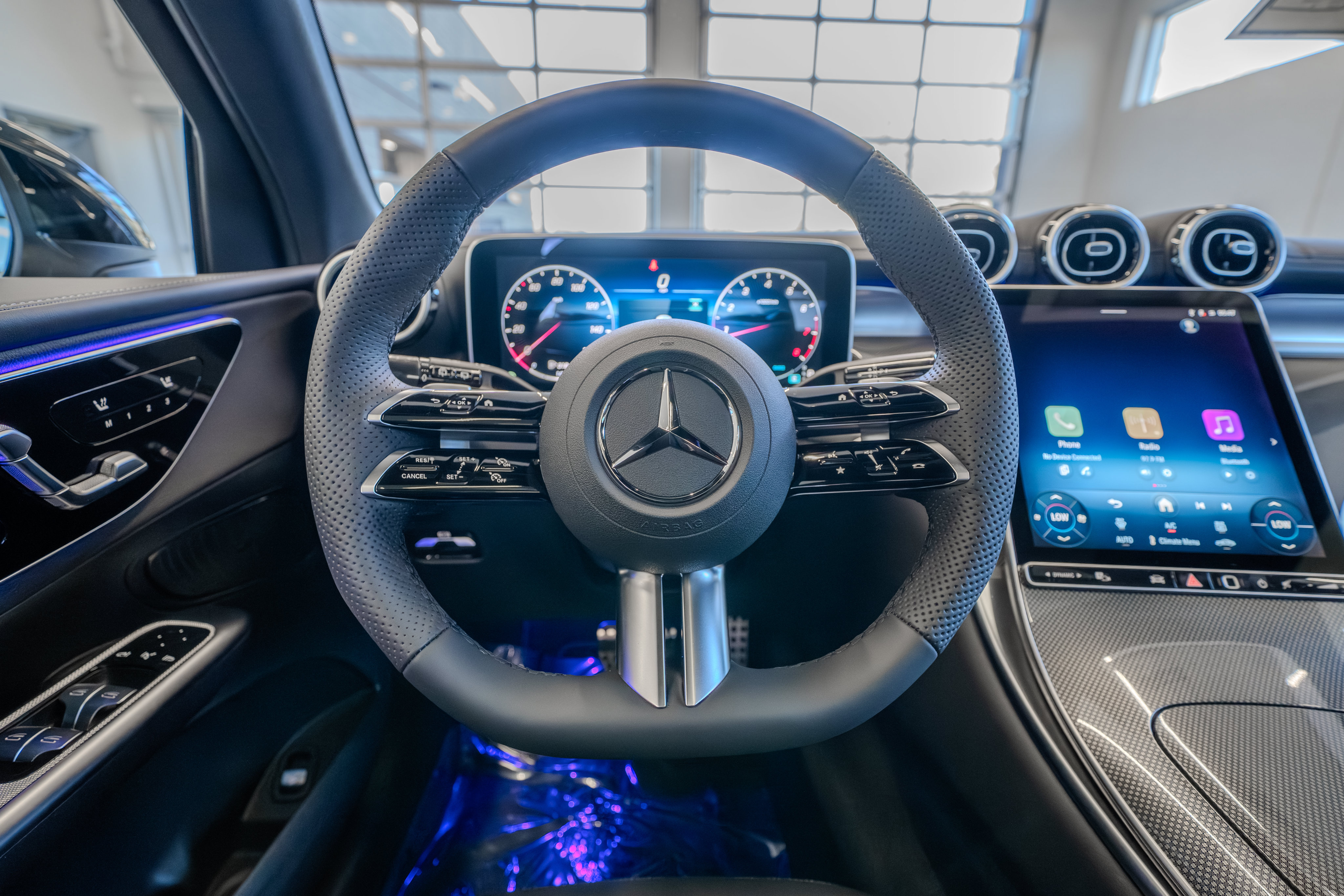 Used 2026 Mercedes-Benz GLC 300 4MATIC image 9