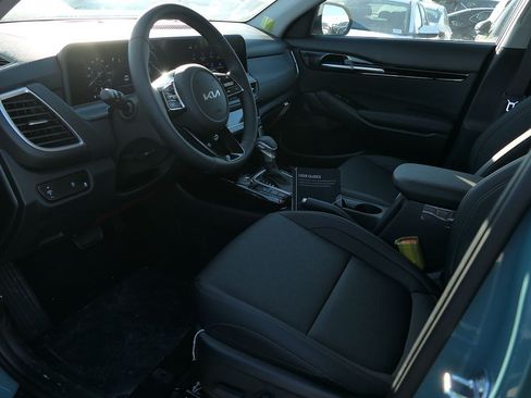 New 2026 Kia Seltos EX FWD image 10