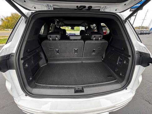 Used 2025 Buick Enclave Avenir w/ Super Cruise Package image 9