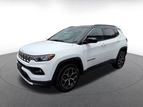 Used 2025 Jeep Compass Limited AWD/4WD image 7