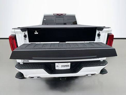 Used 2024 GMC Sierra 1500 Denali AWD/4WD image 12