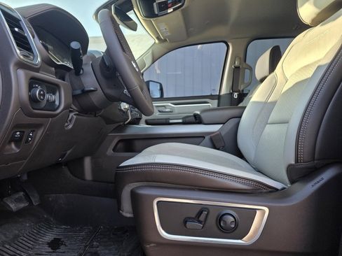 Used 2025 RAM 1500 Laramie image 10