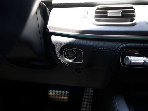 Certified 2022 Mercedes-Benz GLS 450 4MATIC image 29