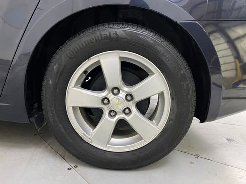 Used 2014 Chevrolet Cruze LT w/ Technology Package image 15