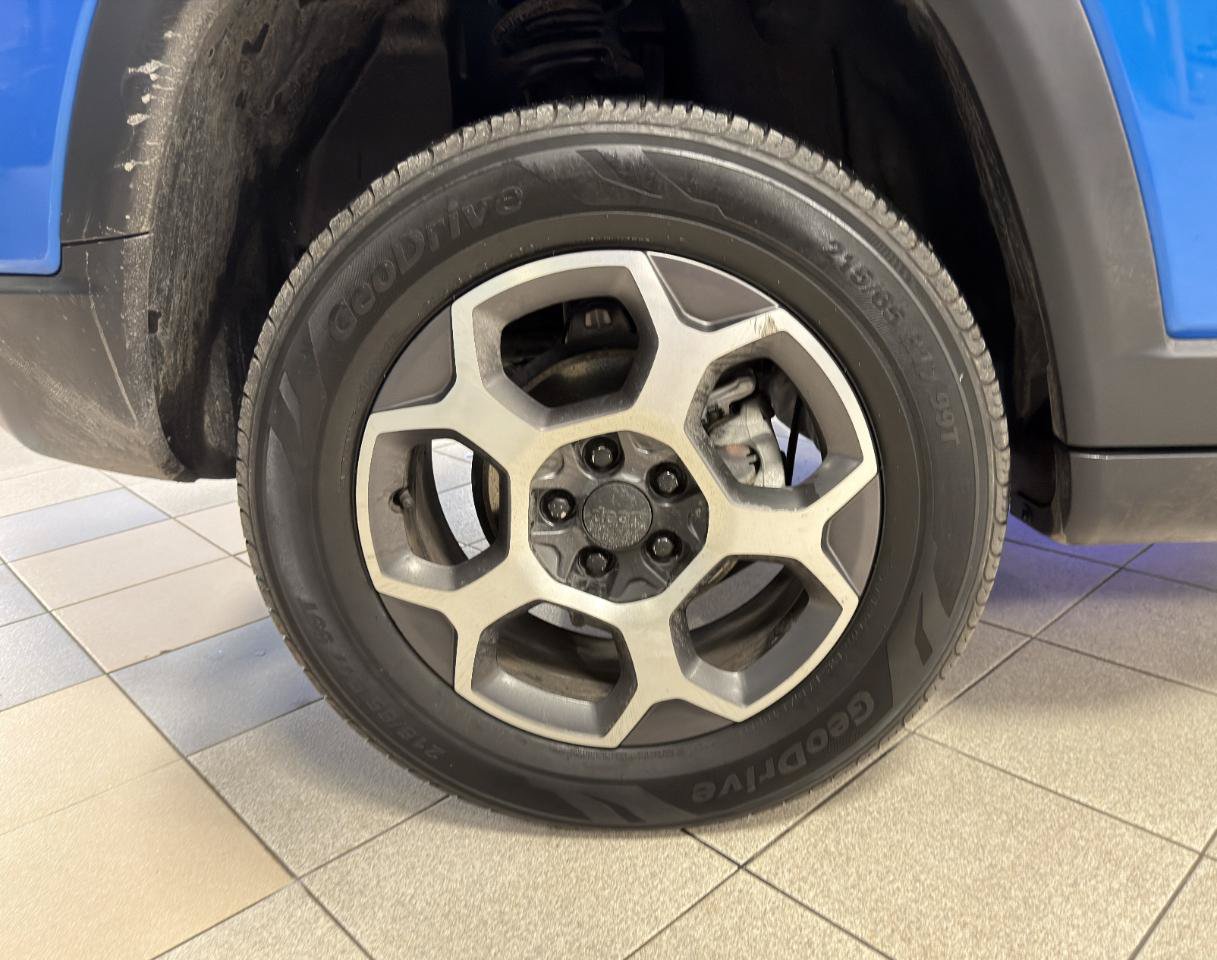 Used 2022 Jeep Compass Trailhawk w/ Trailhawk Elite Group AWD/4WD image 76