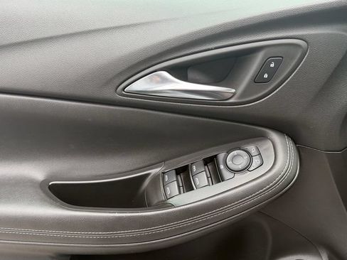 Used 2023 Buick Encore GX Select w/ Sport Touring Package FWD image 20