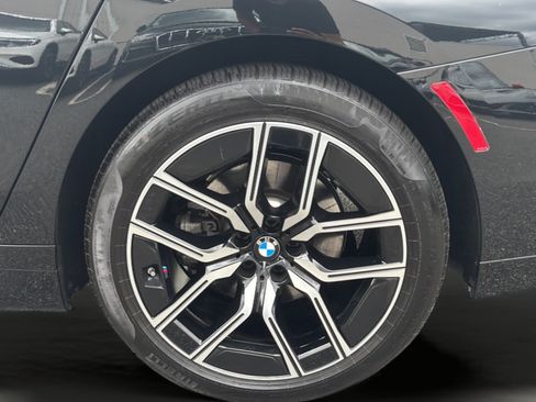 Used 2025 BMW 740i xDrive AWD/4WD image 5