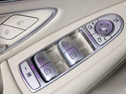 Used 2022 Mercedes-Benz GLC 300 image 24