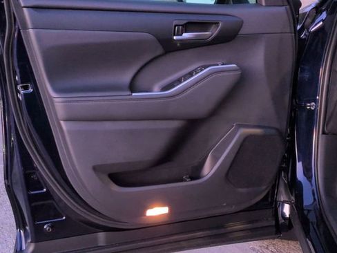 Certified 2026 Toyota Highlander XLE image 16