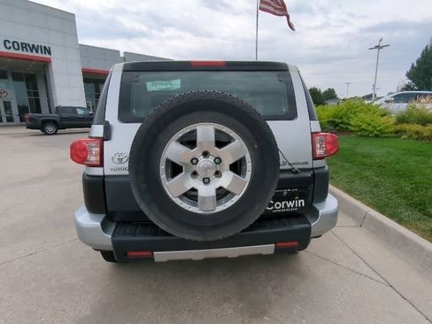Used 2008 Toyota FJ Cruiser 4WD image 5