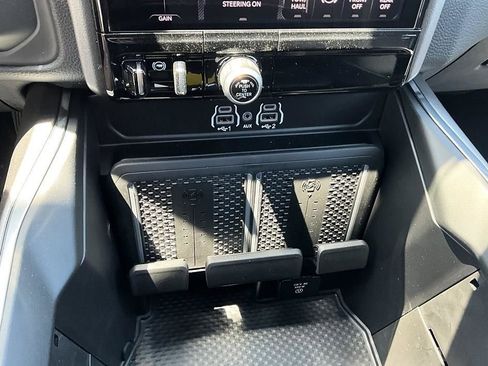 New 2026 RAM 3500 Laramie AWD/4WD image 24