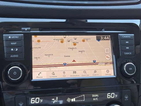 Used 2020 Nissan Rogue SV w/ Premium Package image 24