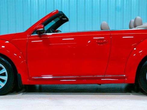 Used 2018 Volkswagen Beetle 2.0T S image 8