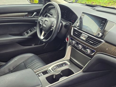 Used 2018 Honda Accord Touring image 27