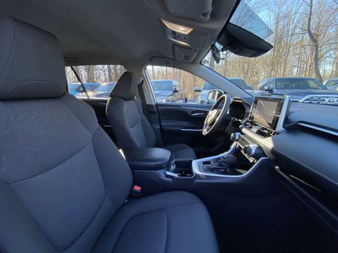 Used 2025 Toyota RAV4 XLE image 24