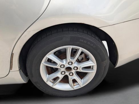 Used 2010 Toyota Camry LE FWD image 29