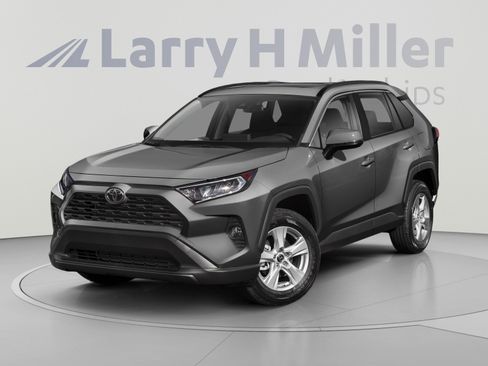 Used 2020 Toyota RAV4 XLE FWD image 1