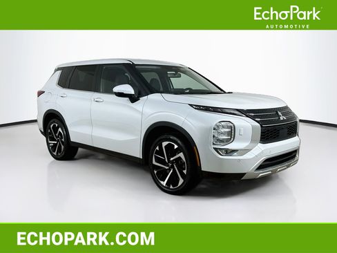 Used 2024 Mitsubishi Outlander SE AWD/4WD image 1